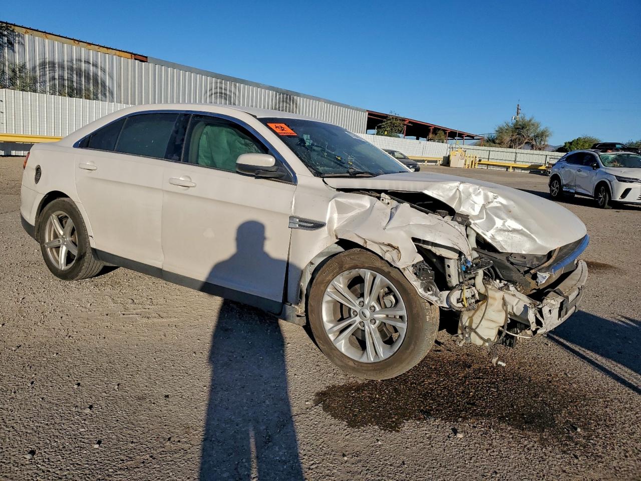 2015 FORD TAURUS SEL photo 4