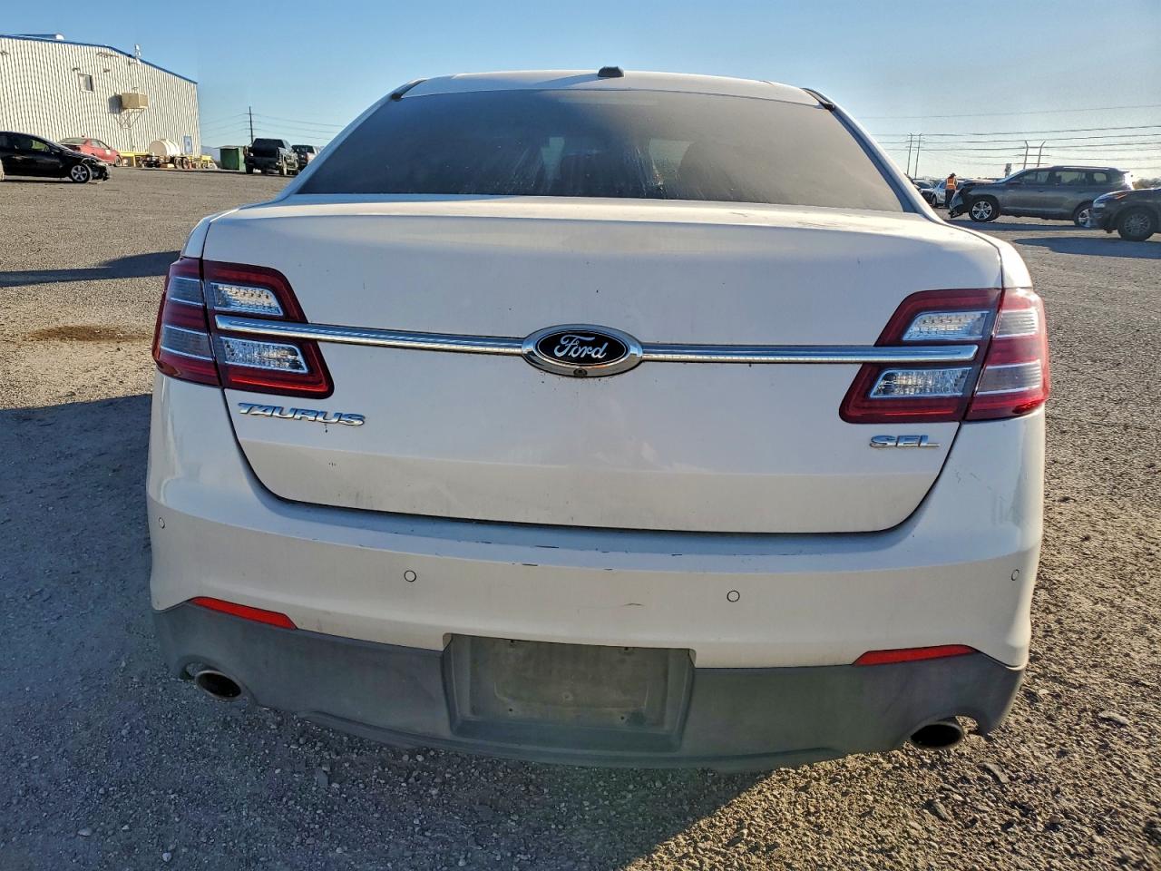 2015 FORD TAURUS SEL photo 6