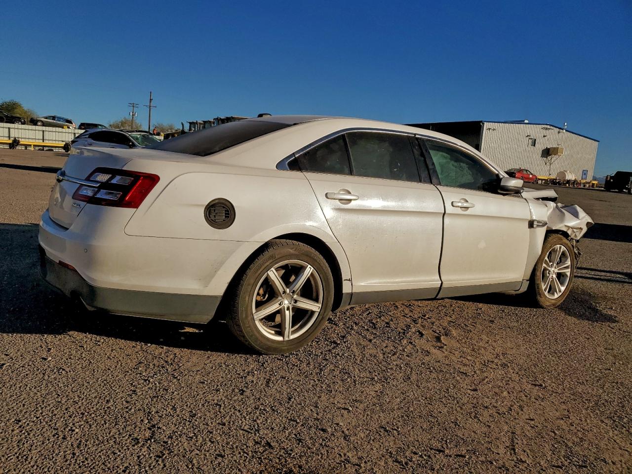 2015 FORD TAURUS SEL photo 3