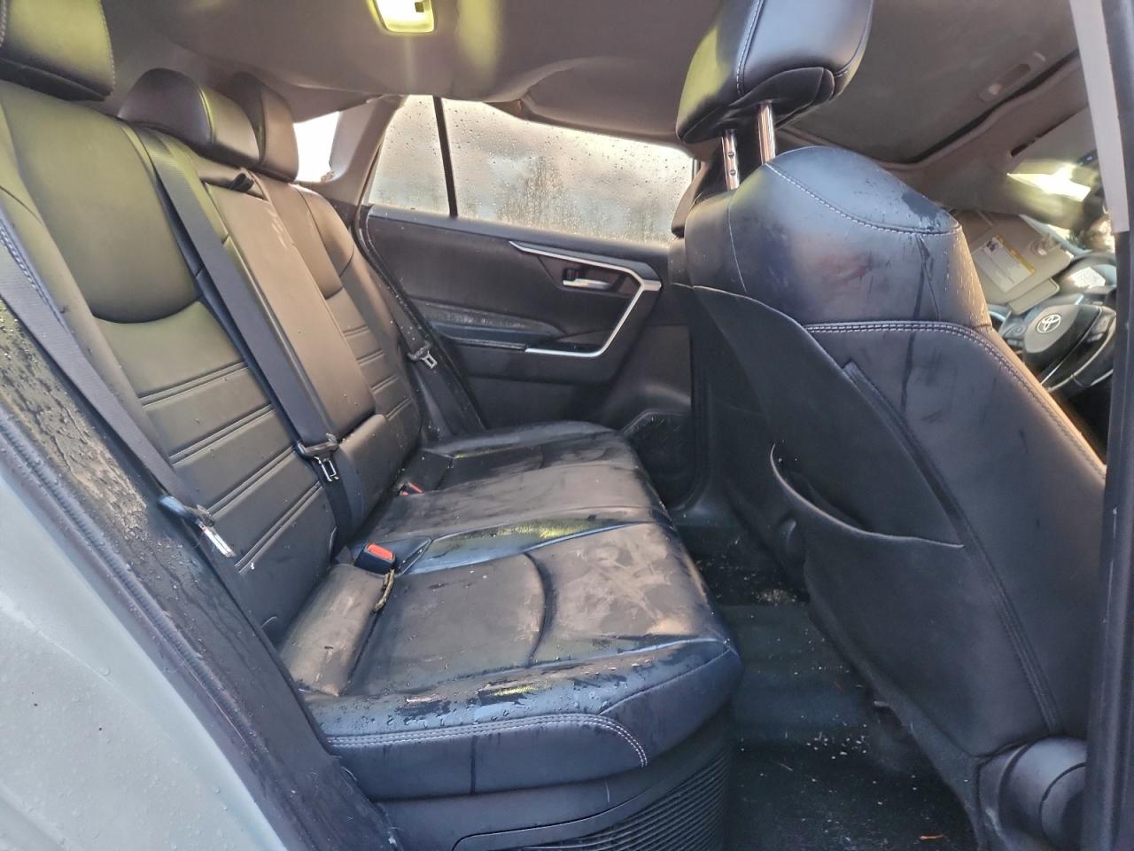 2022 TOYOTA RAV4 XLE PREMIUM photo 21