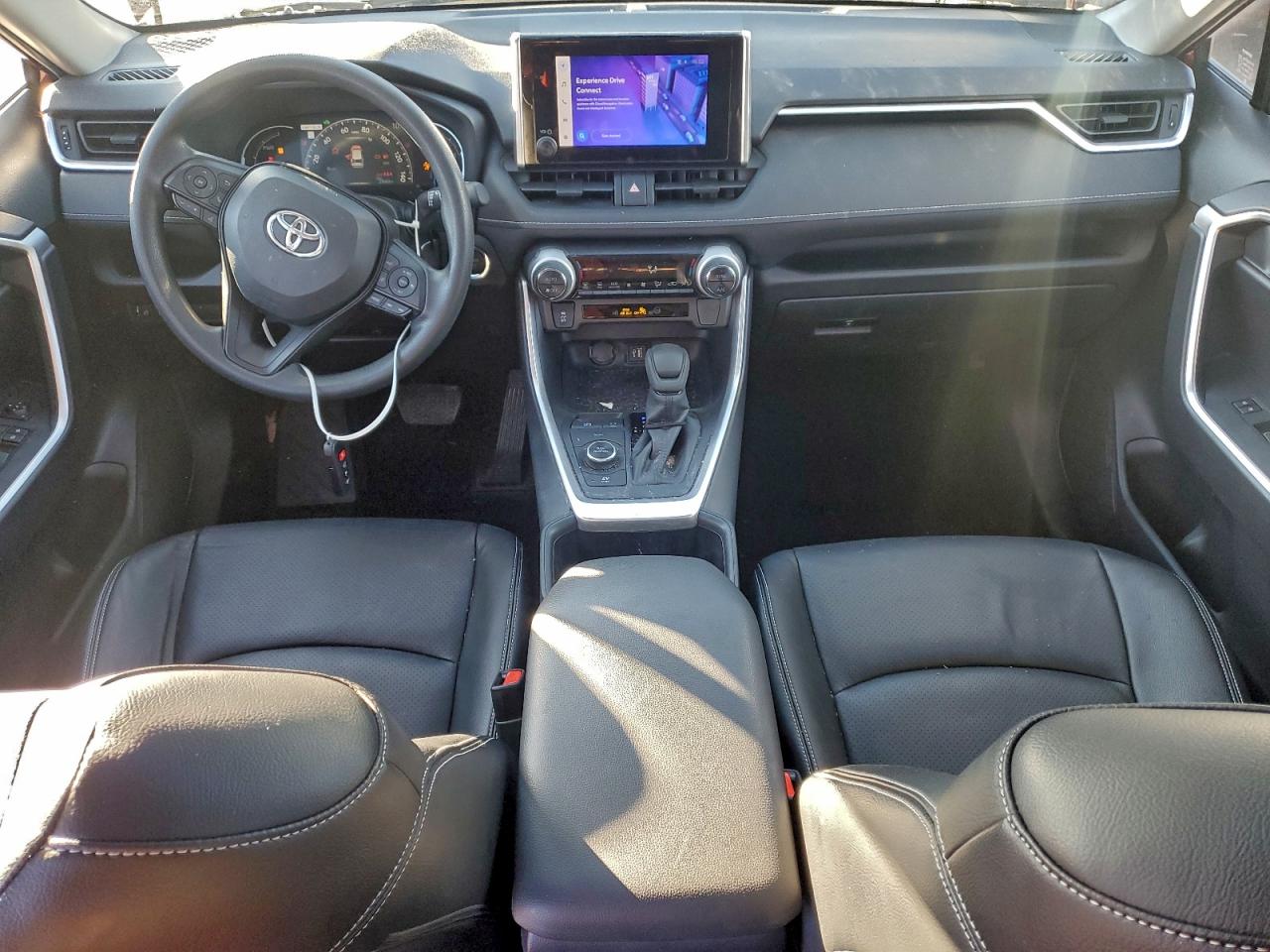 2024 TOYOTA RAV4 XLE photo 8