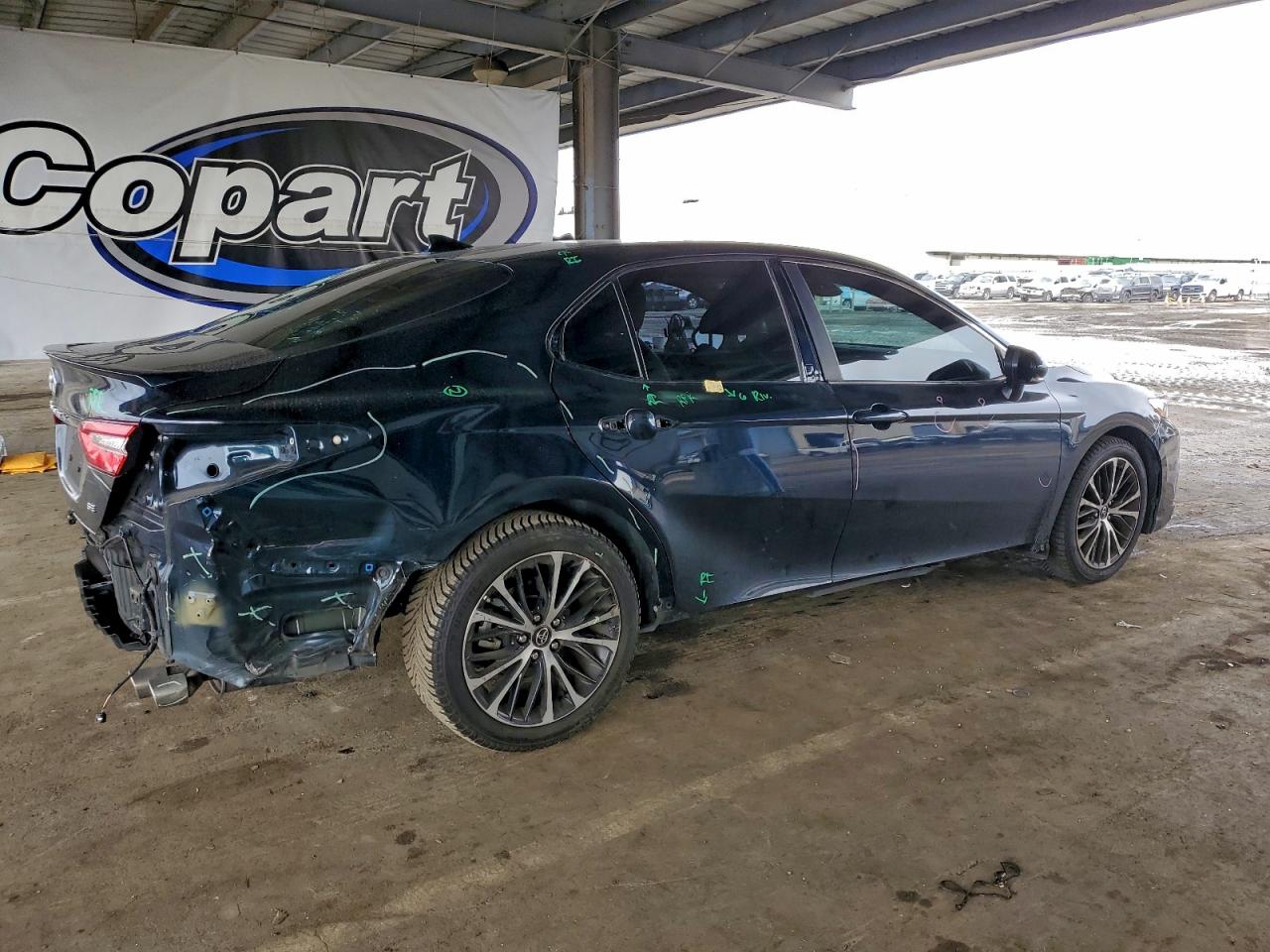 2019 TOYOTA CAMRY L photo 5