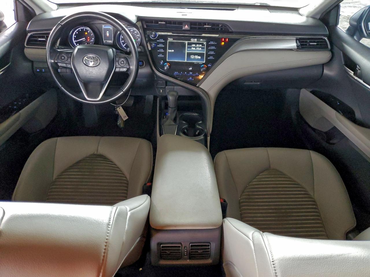 2019 TOYOTA CAMRY L photo 15