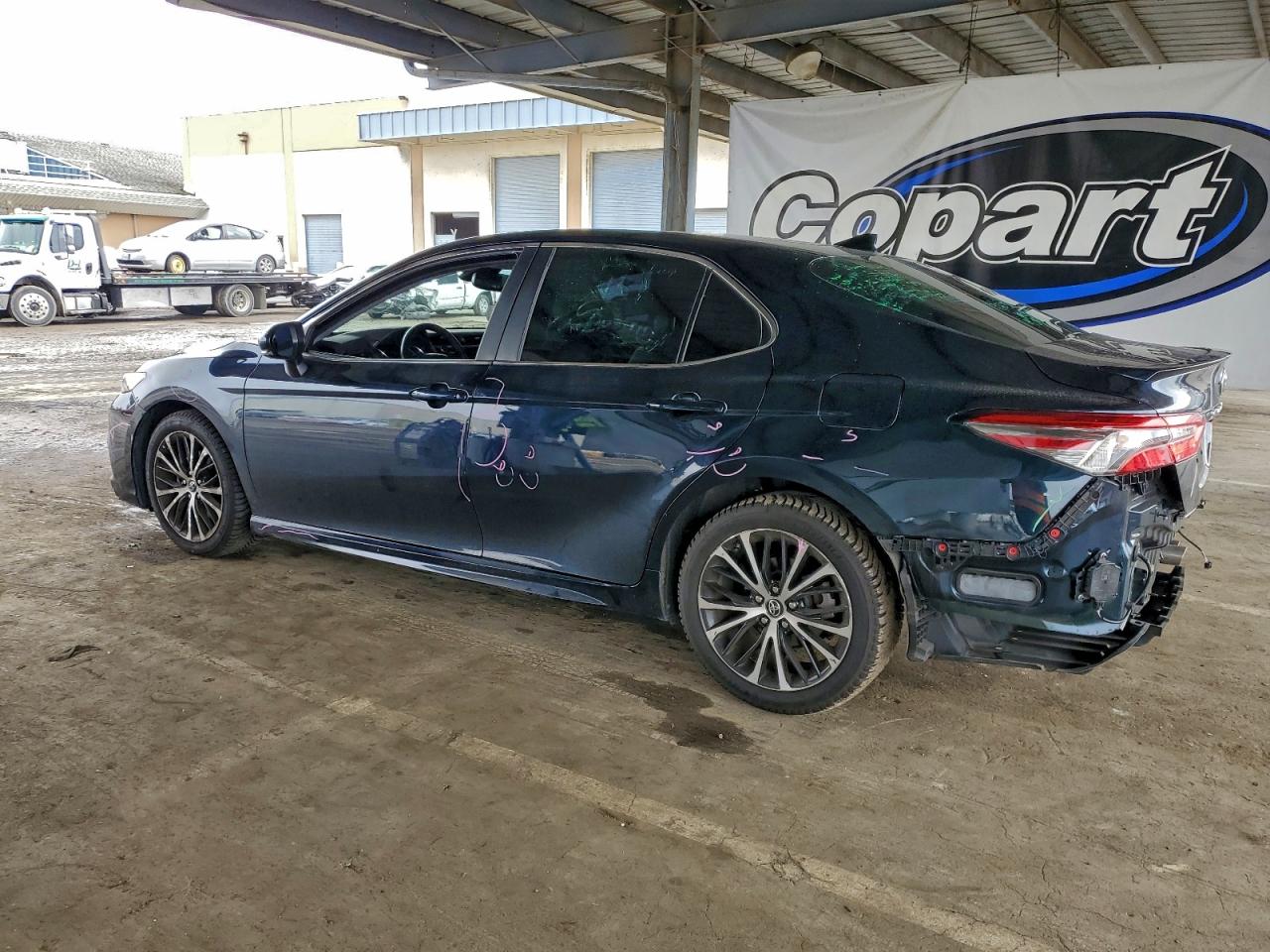 2019 TOYOTA CAMRY L photo 3