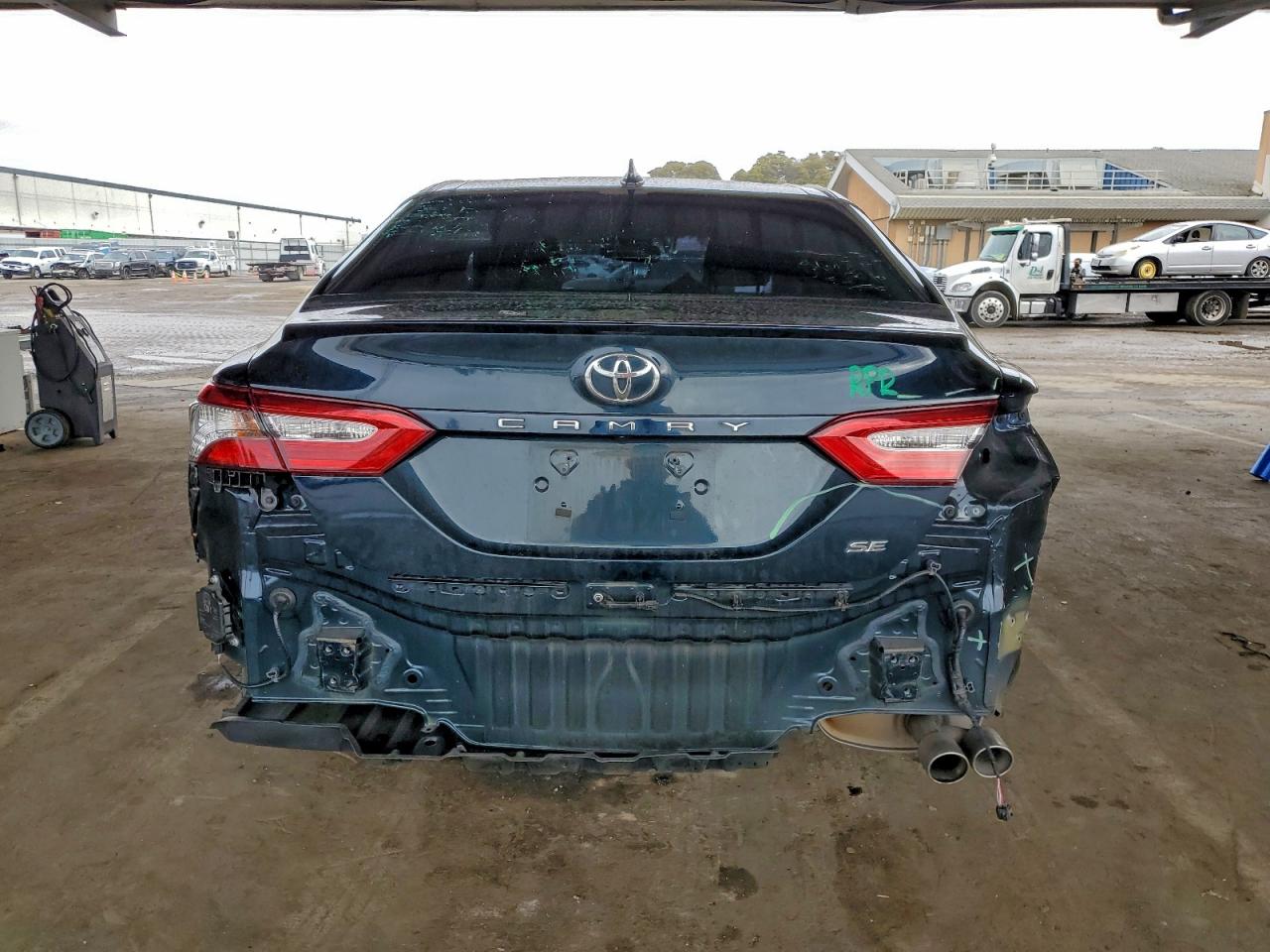 2019 TOYOTA CAMRY L photo 11