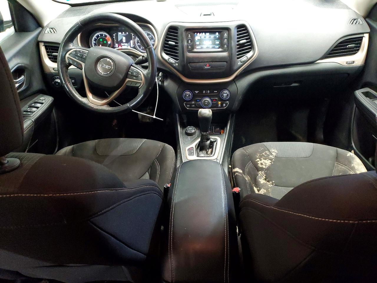 2016 JEEP CHEROKEE LATITUDE photo 8