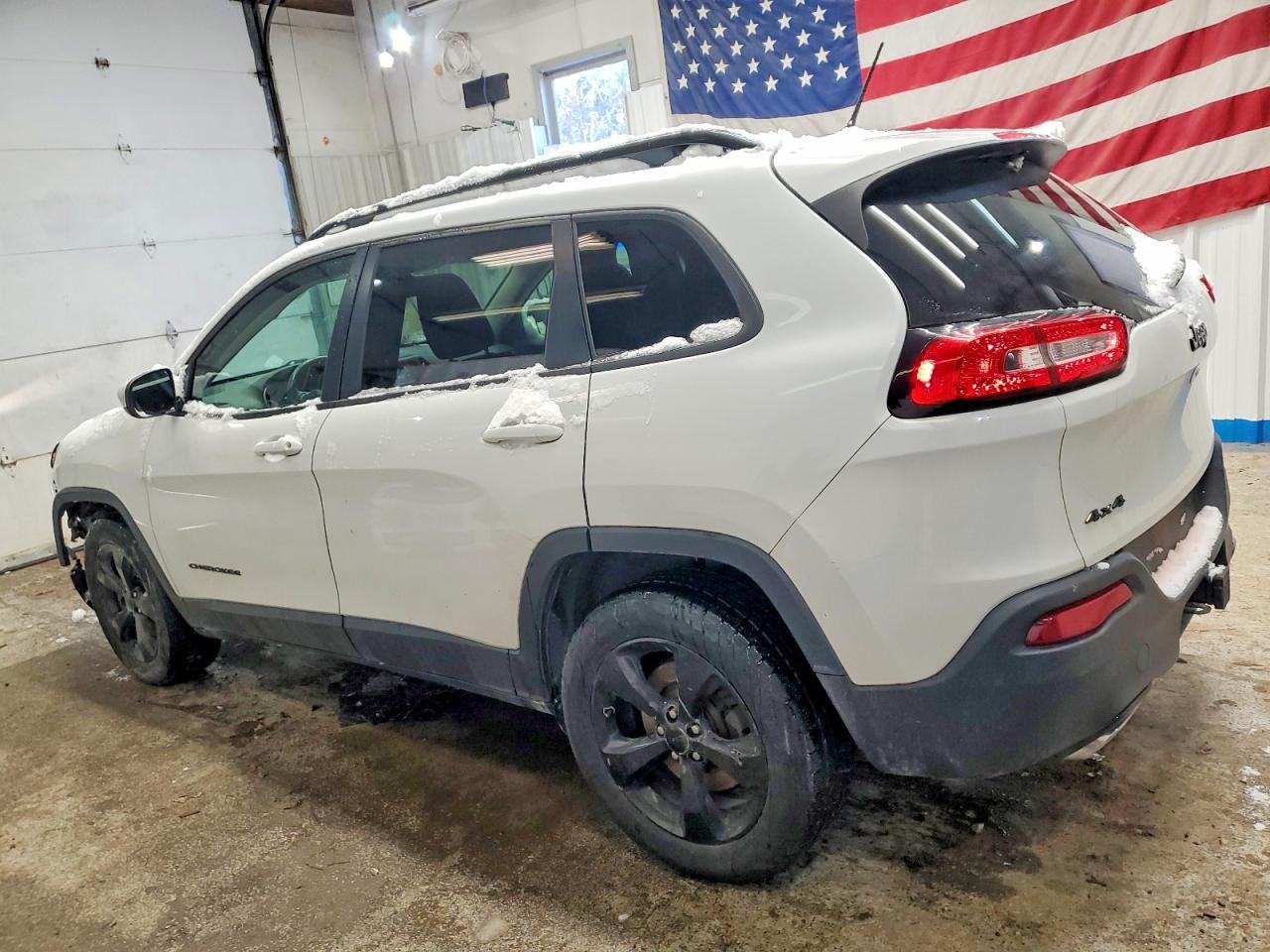 2016 JEEP CHEROKEE LATITUDE photo 2