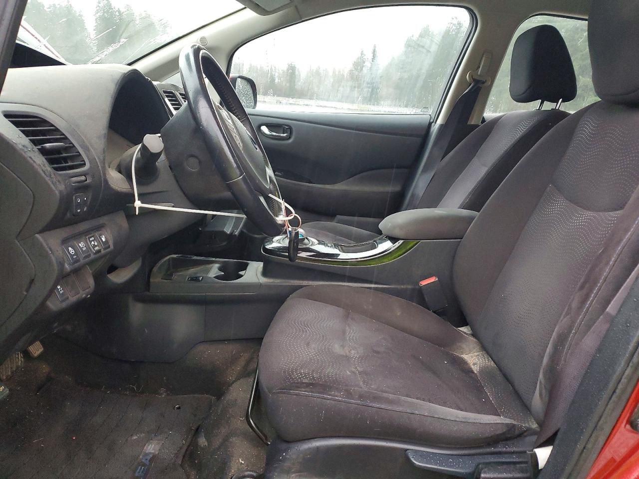 2015 NISSAN LEAF S photo 7