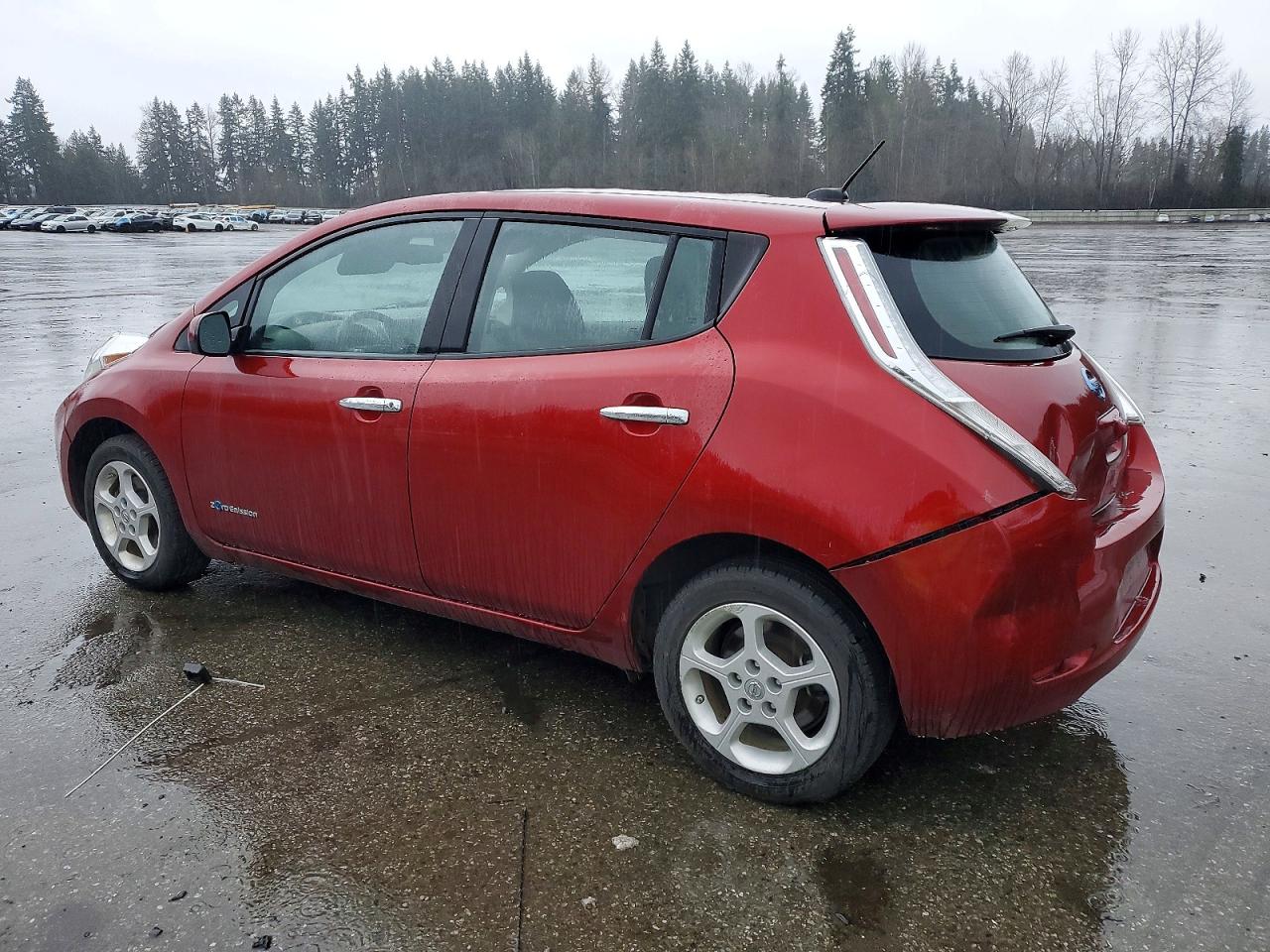 2015 NISSAN LEAF S photo 2