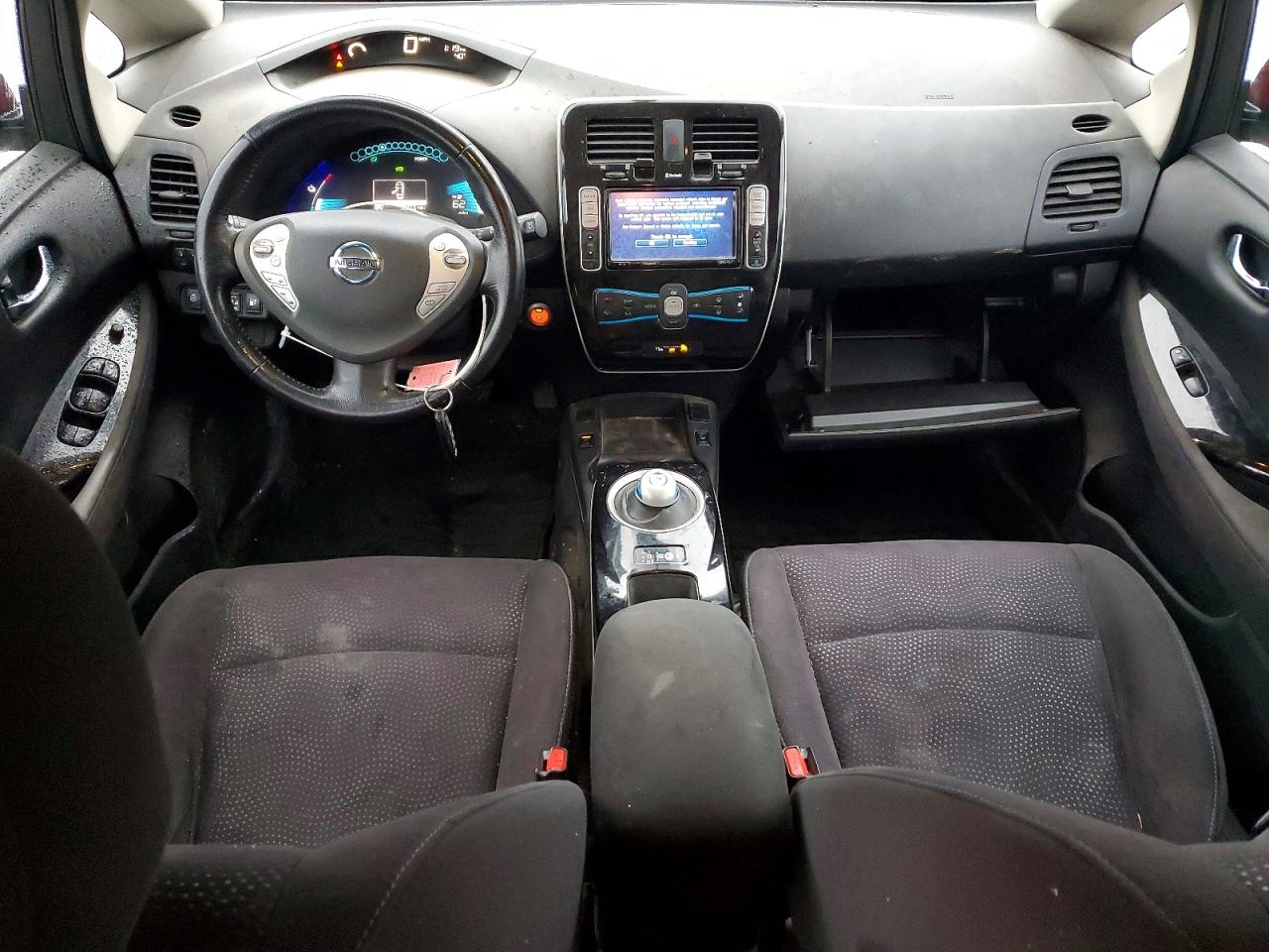 2015 NISSAN LEAF S photo 8
