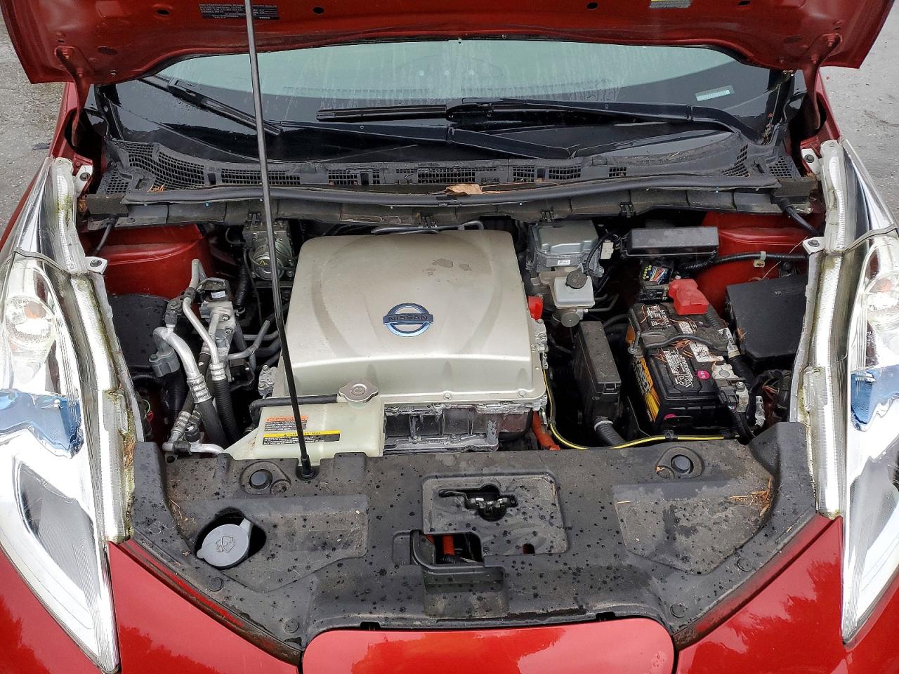 2015 NISSAN LEAF S photo 11