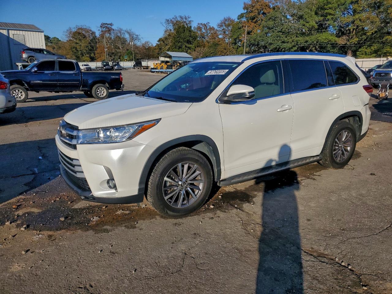 2017 TOYOTA HIGHLANDER