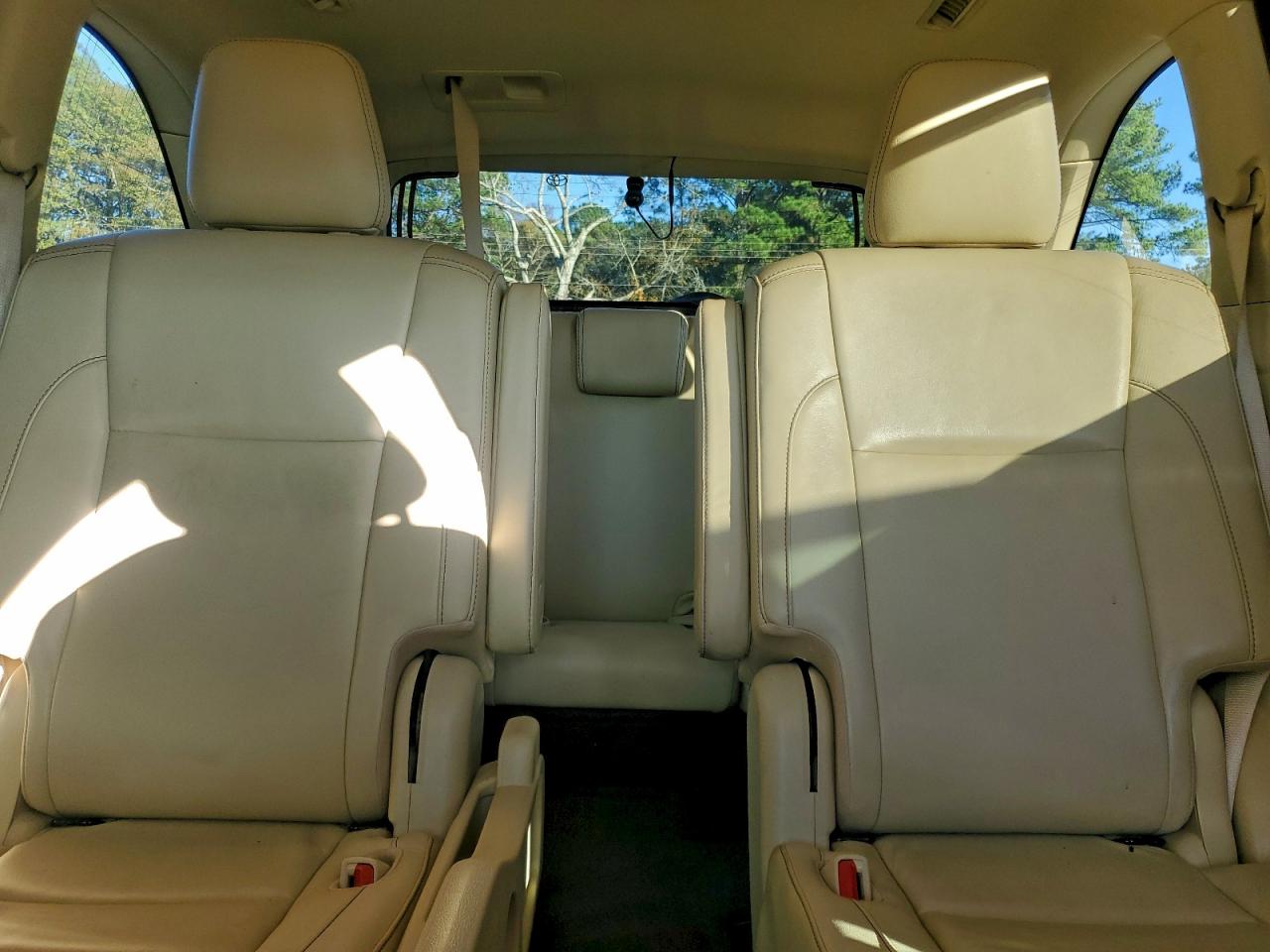 2017 TOYOTA HIGHLANDER SE photo 10
