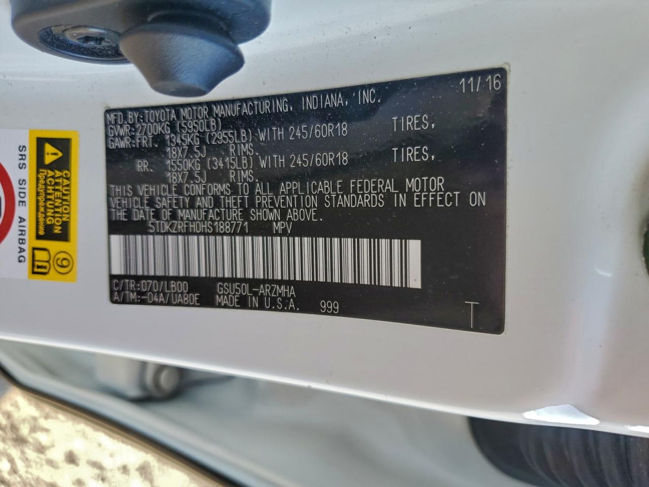 2017 TOYOTA HIGHLANDER SE photo 13