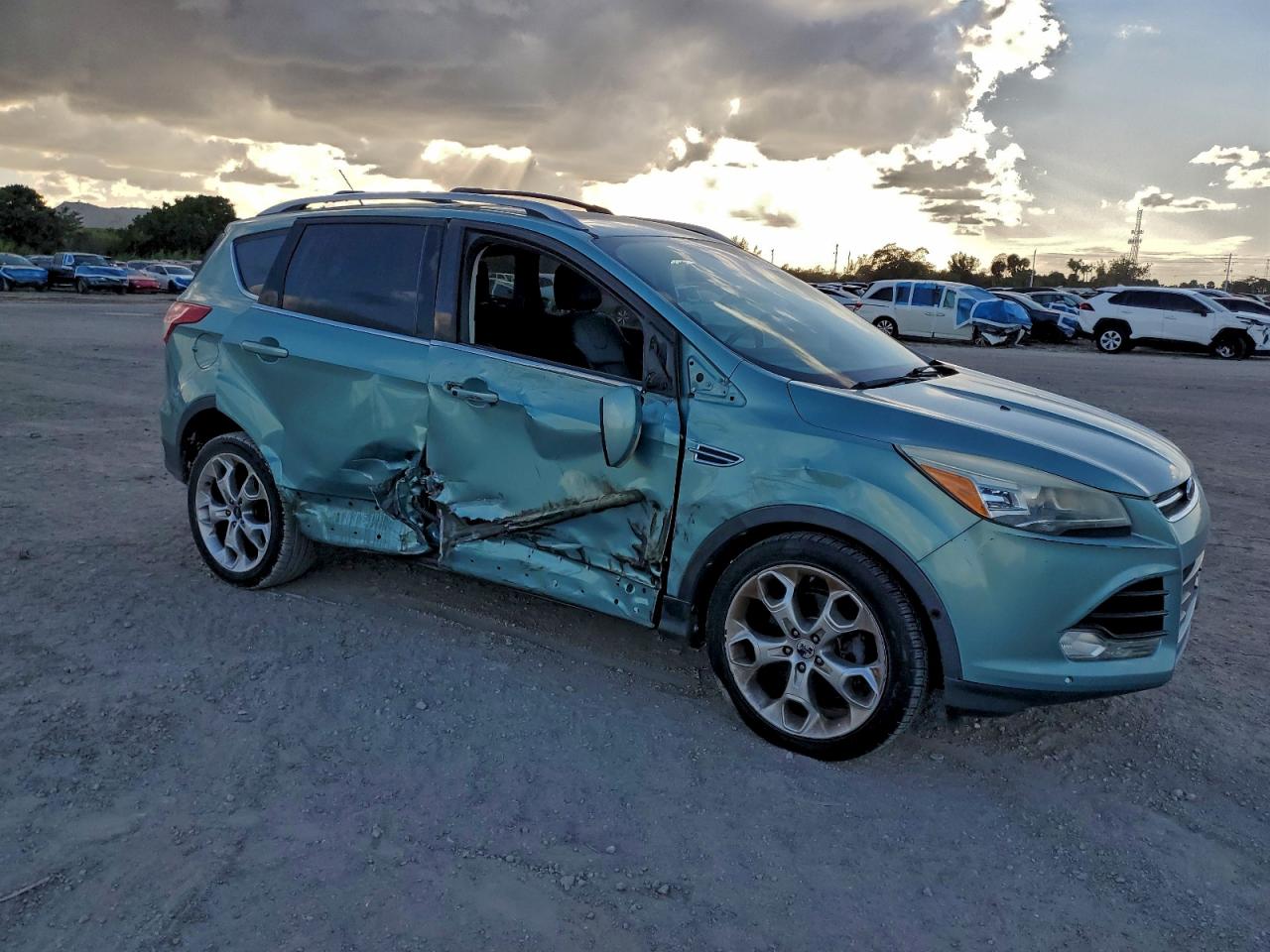 2013 FORD ESCAPE TITANIUM photo 4