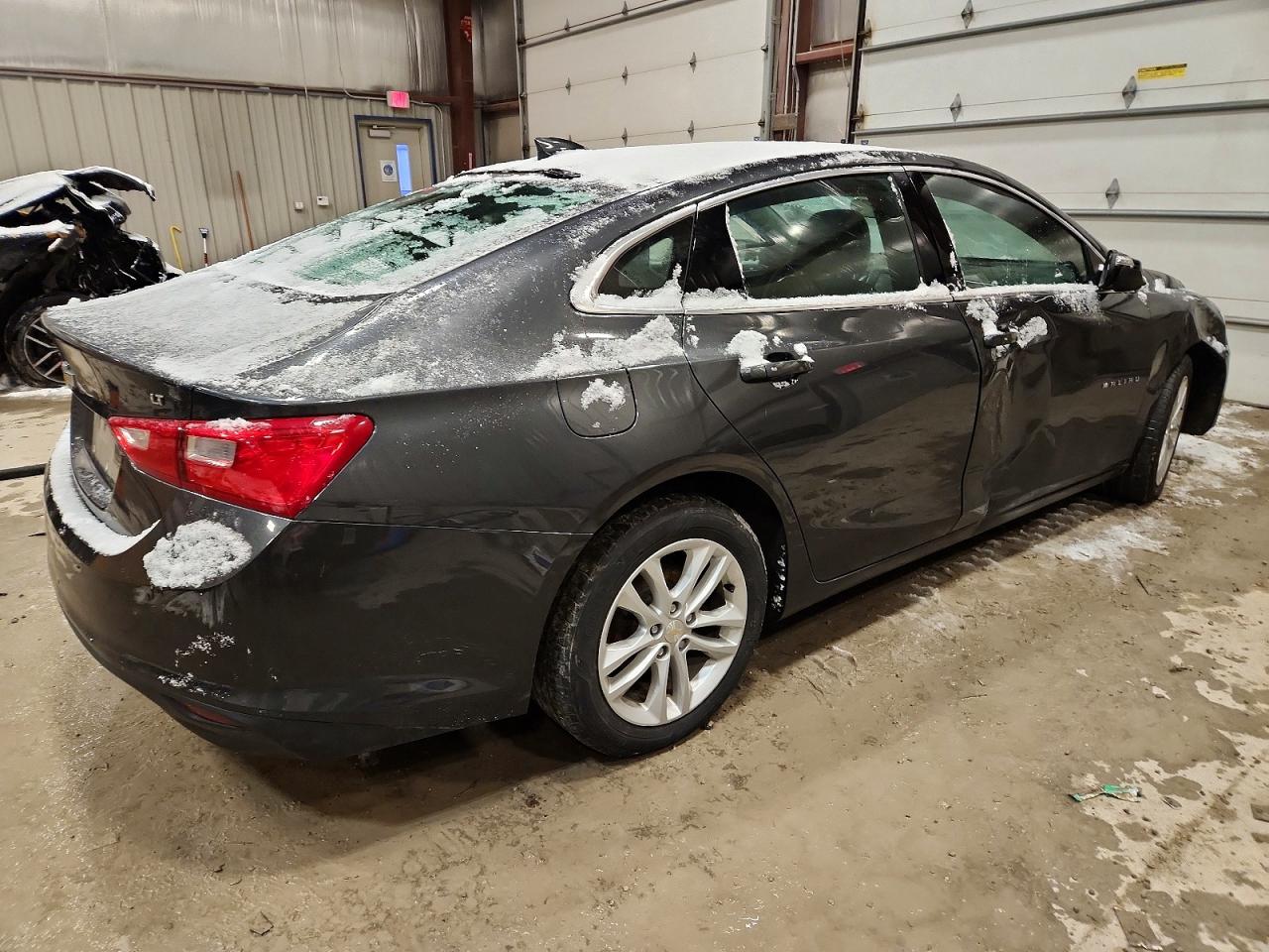 2016 CHEVROLET MALIBU LT photo 3