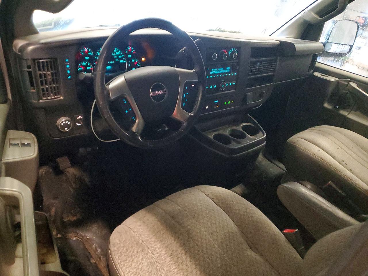 2016 GMC SAVANA G3500 photo 8