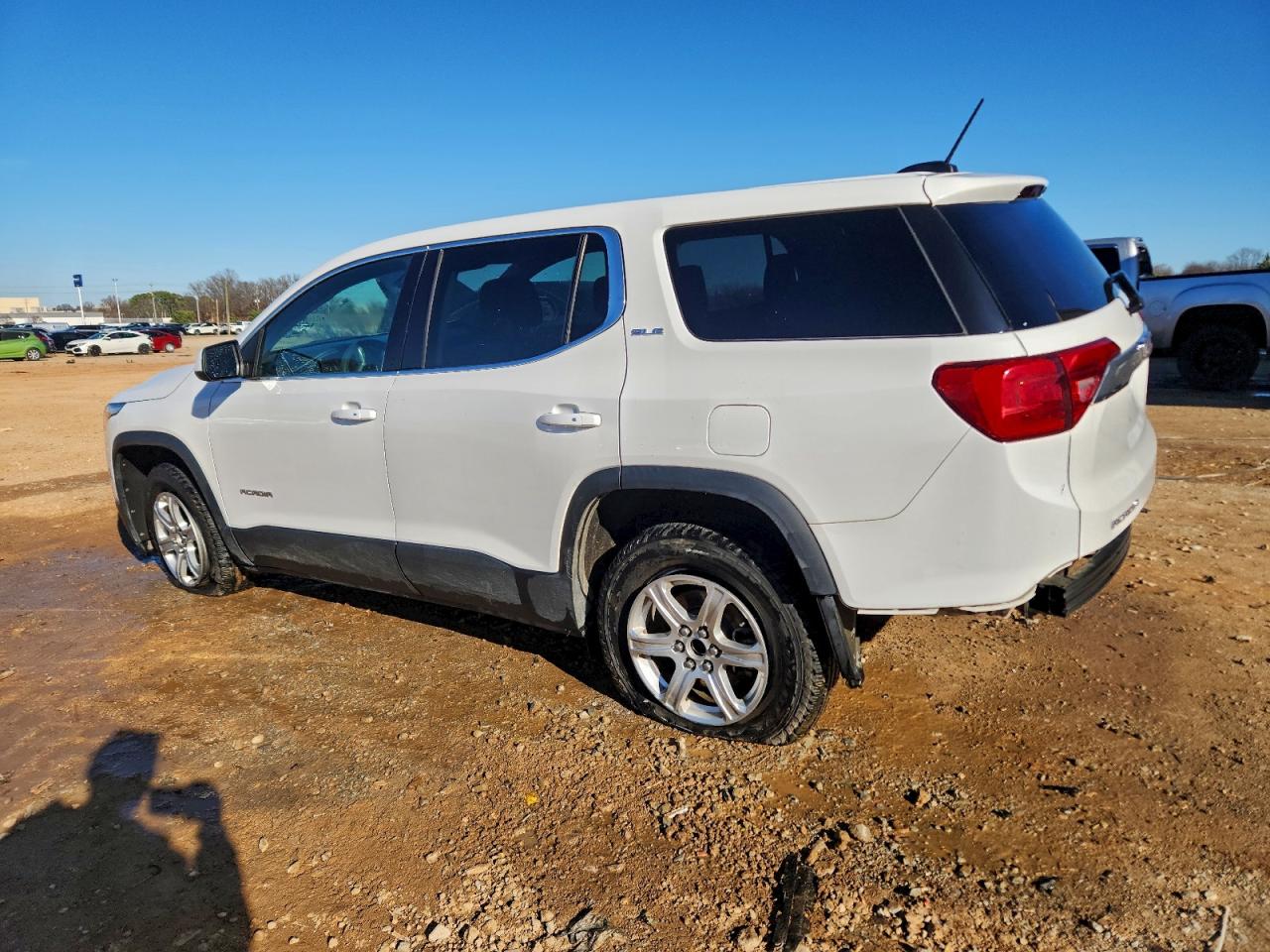 2017 GMC ACADIA SLE photo 2