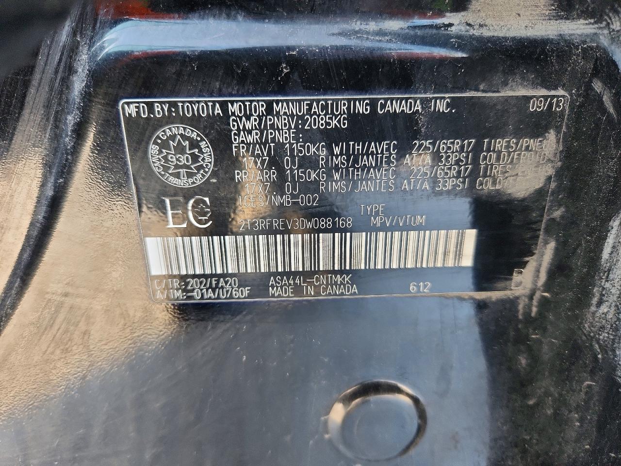2013 TOYOTA RAV4 XLE photo 12