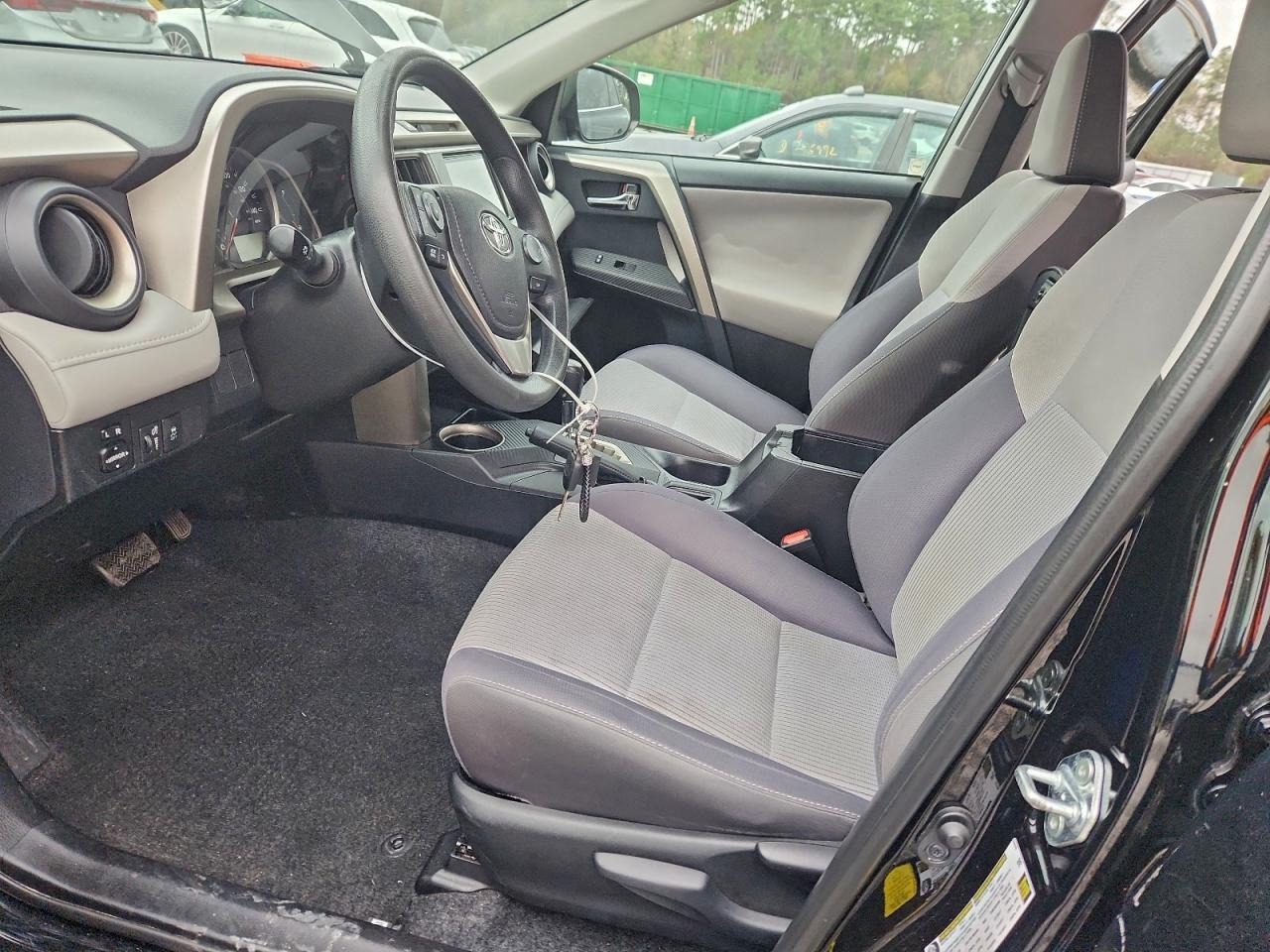 2014 TOYOTA RAV4 XLE photo 7