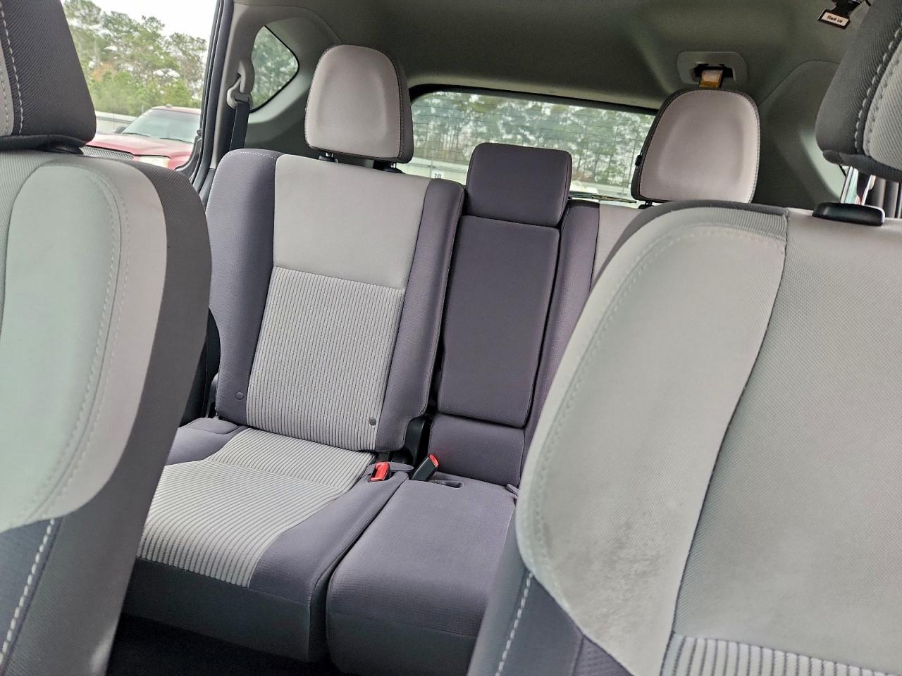 2014 TOYOTA RAV4 XLE photo 10