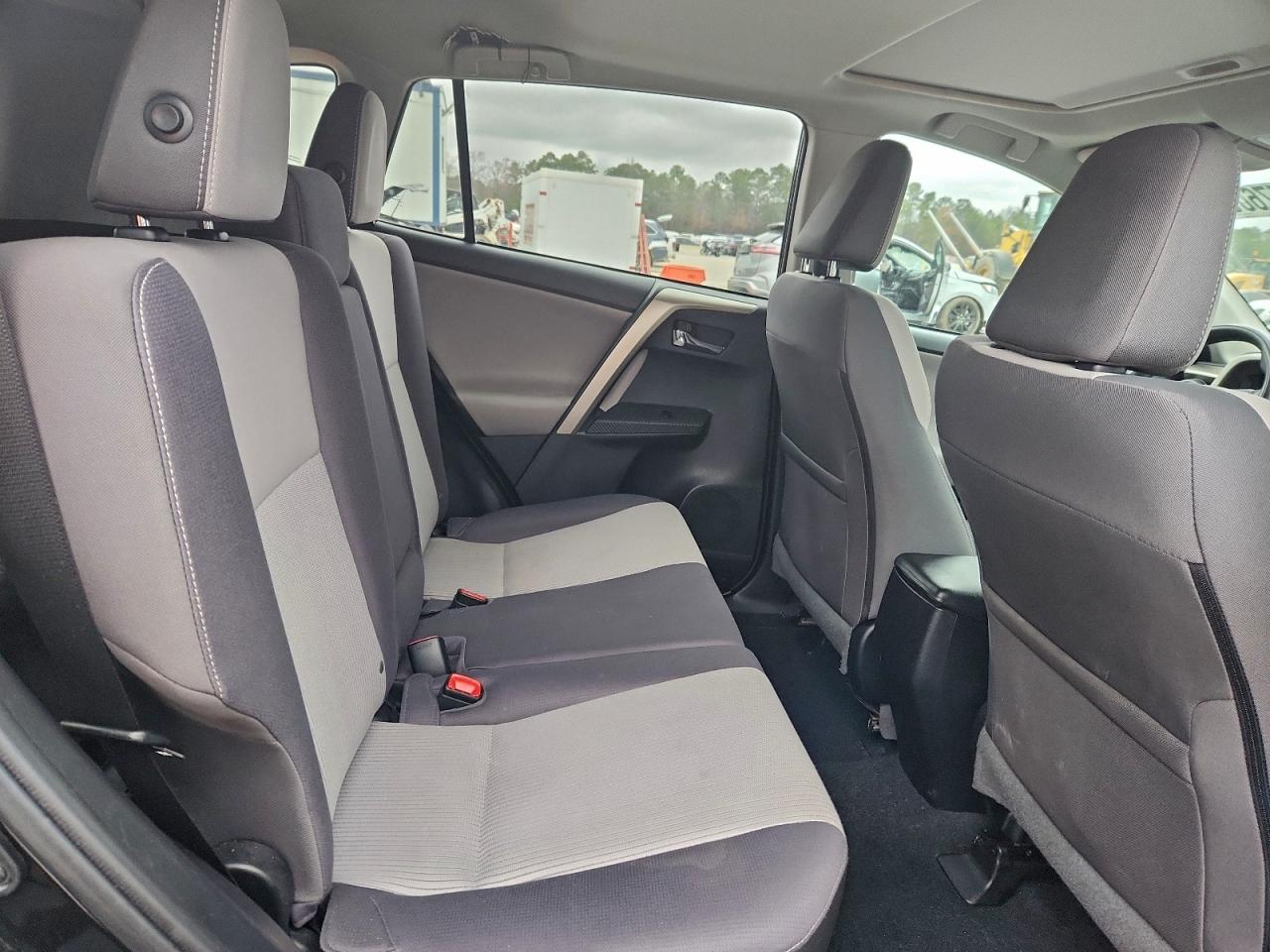 2014 TOYOTA RAV4 XLE photo 11