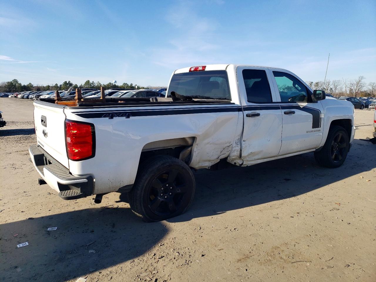2018 CHEVROLET SILVERADO K1500 CUSTOM photo 3