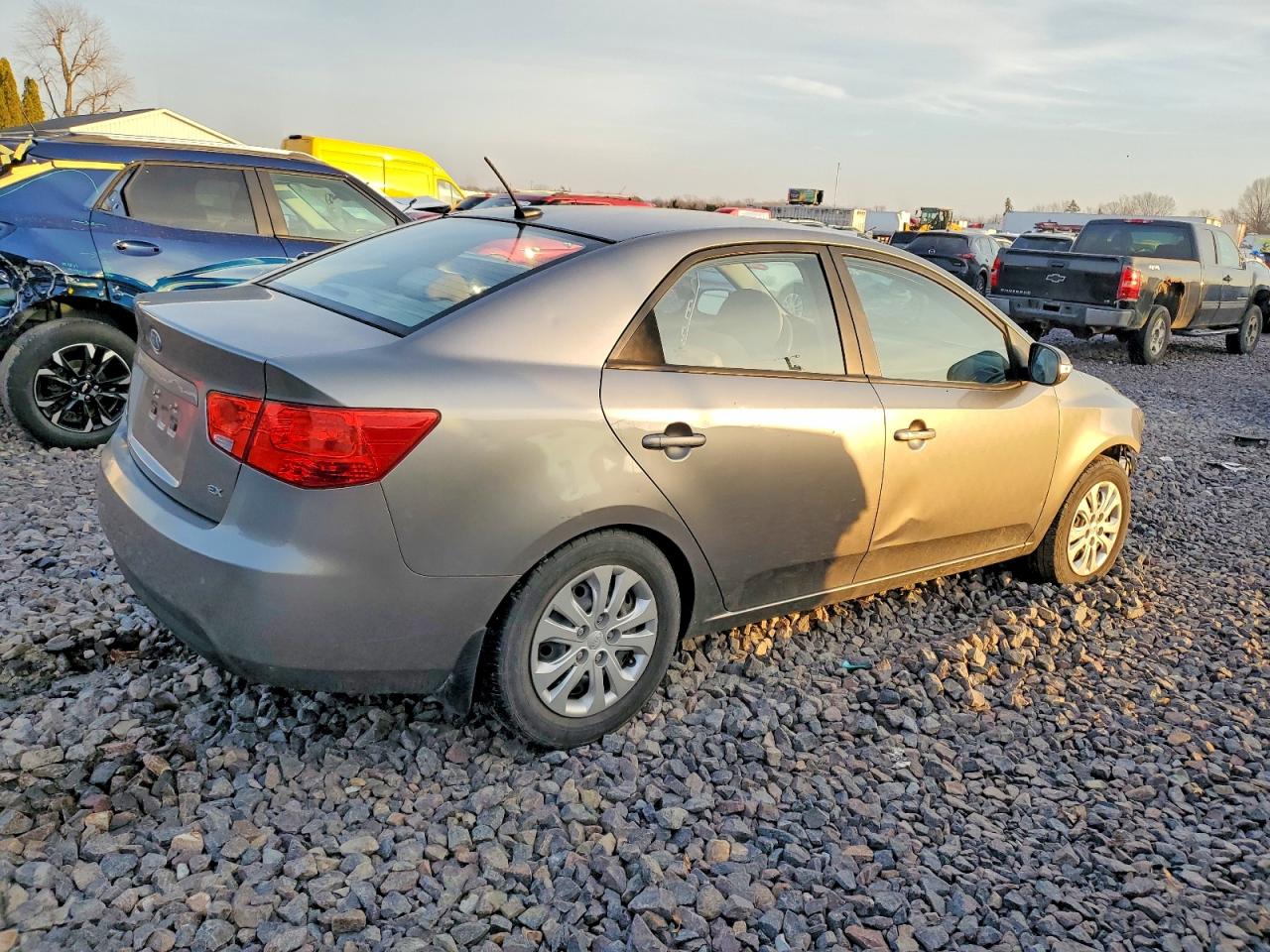 2010 KIA FORTE EX photo 3