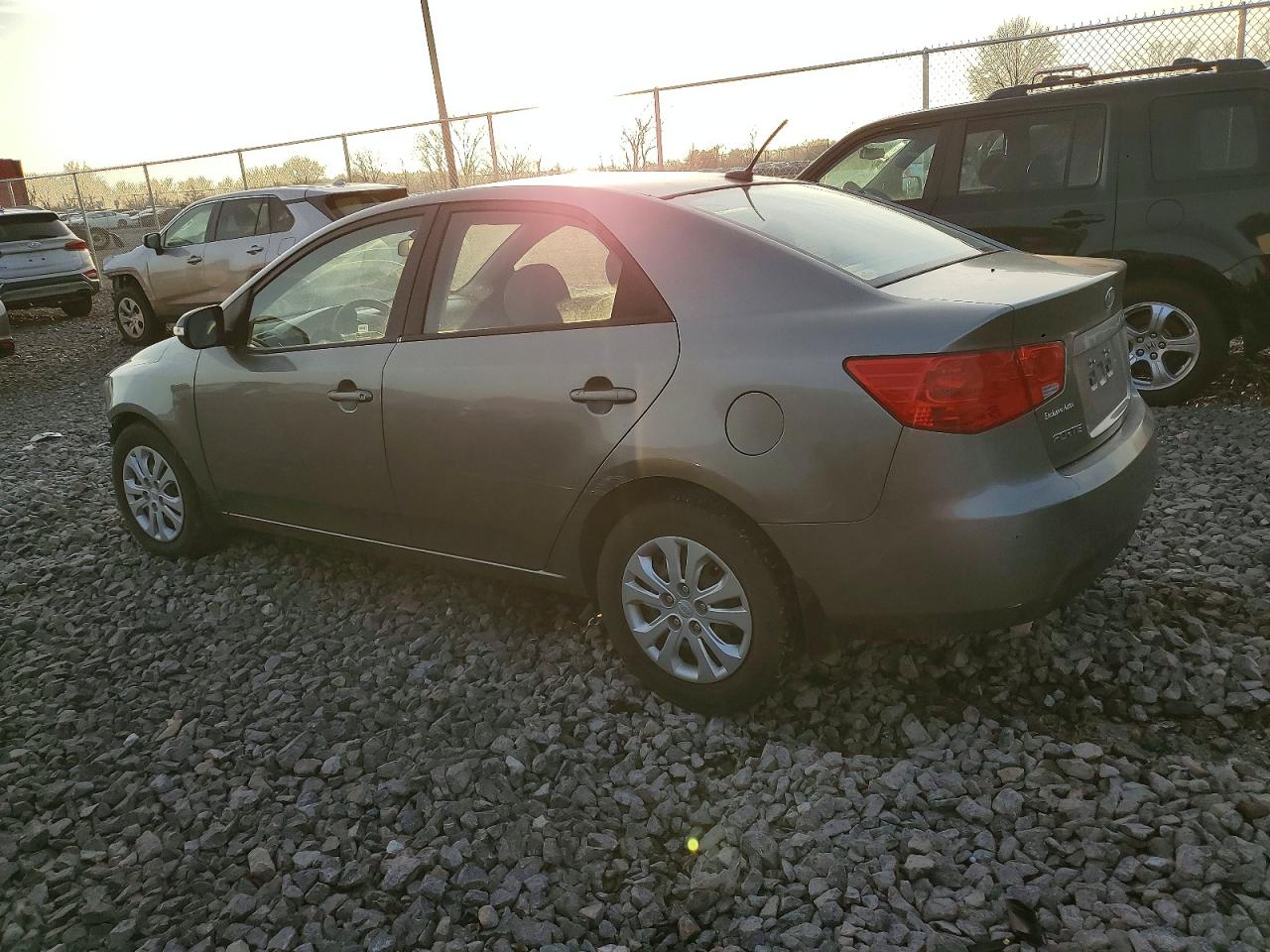 2010 KIA FORTE EX photo 2