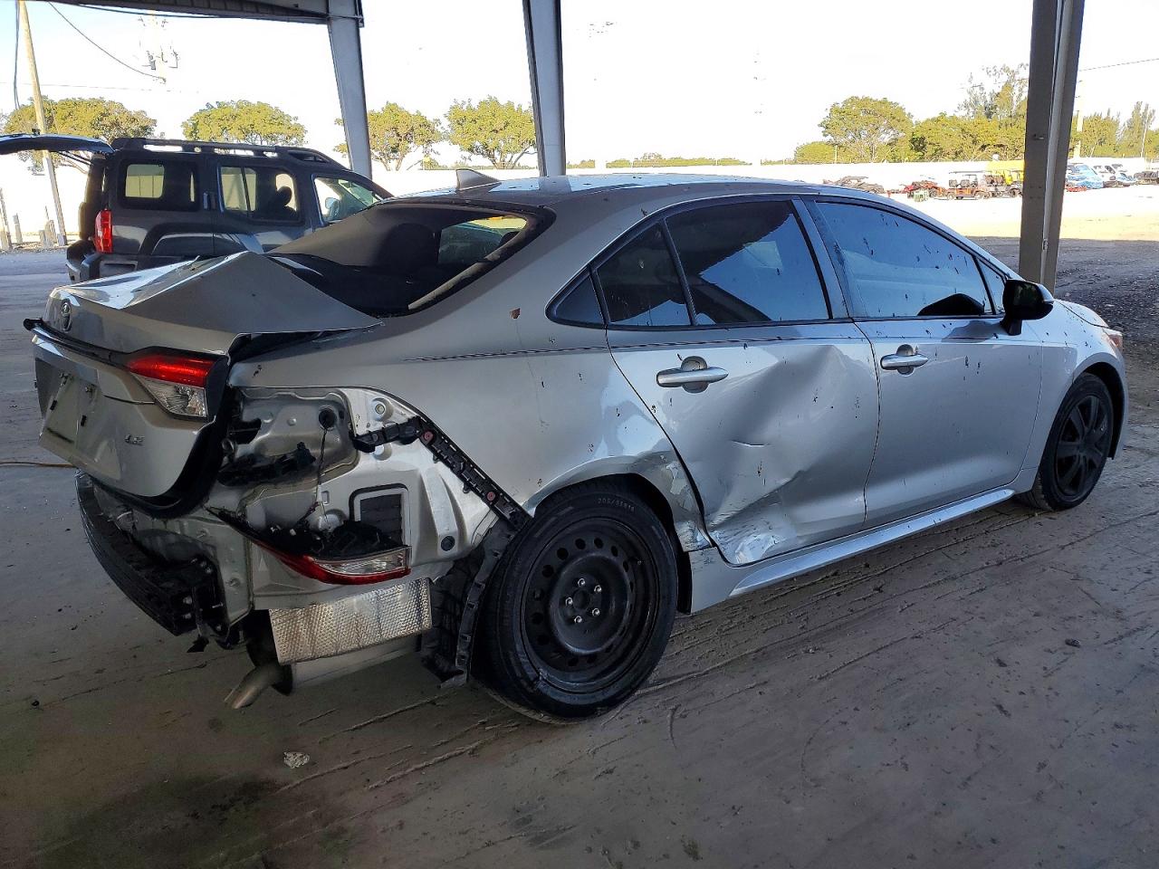 2020 TOYOTA COROLLA LE photo 3