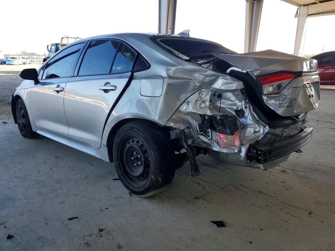 2020 TOYOTA COROLLA LE photo 2