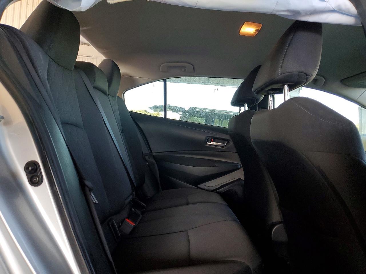 2020 TOYOTA COROLLA LE photo 10
