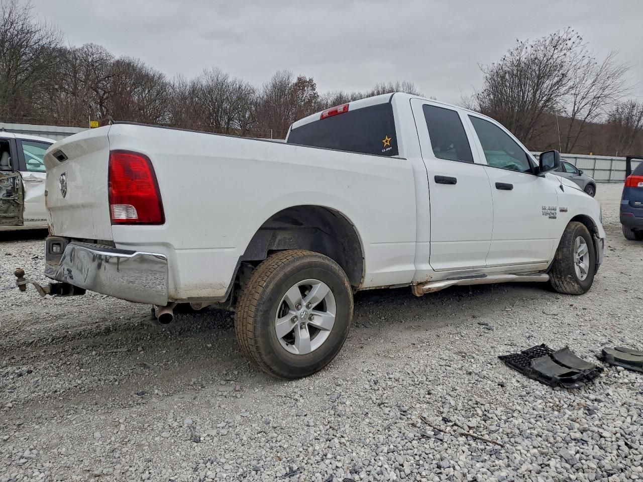 2019 RAM 1500 CLASSIC TRADESMAN photo 3