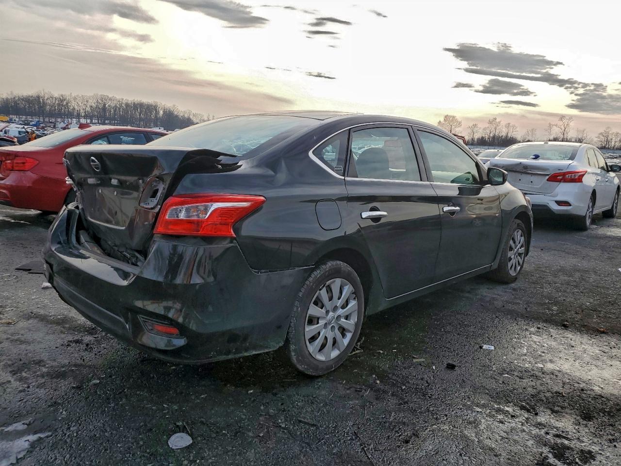 2016 NISSAN SENTRA S photo 3