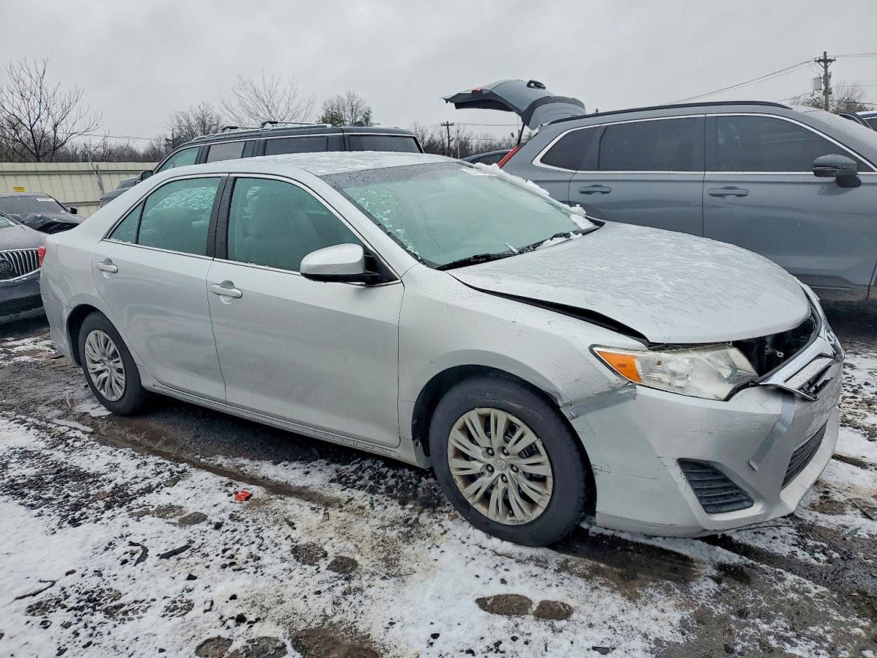 2014 TOYOTA CAMRY photo 4