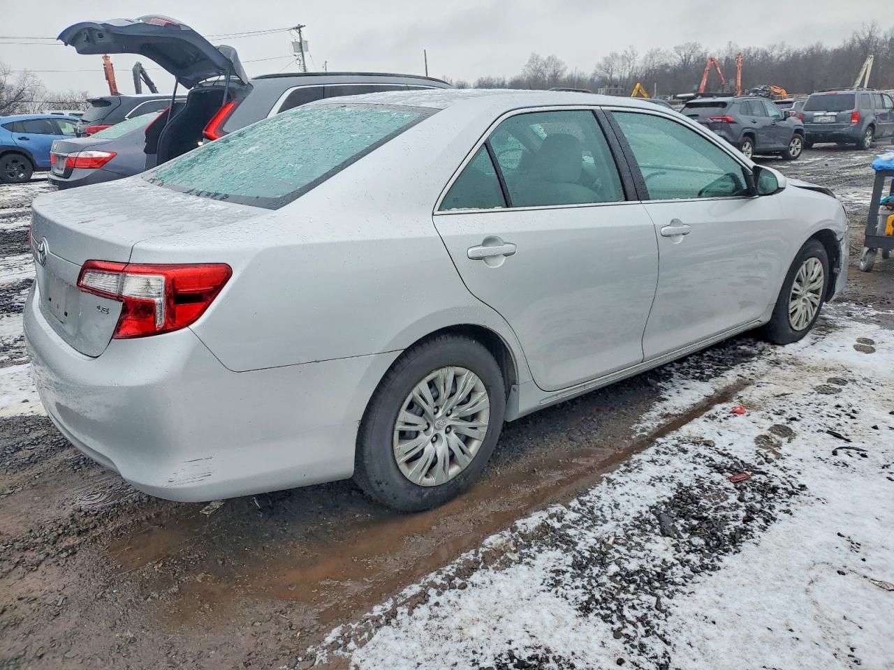 2014 TOYOTA CAMRY photo 3