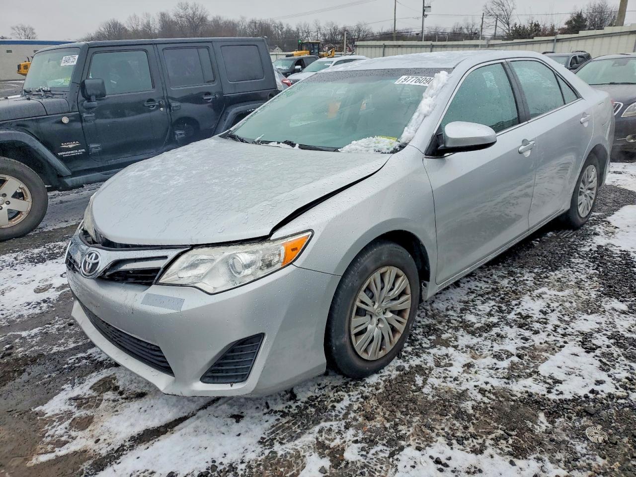2014 TOYOTA CAMRY