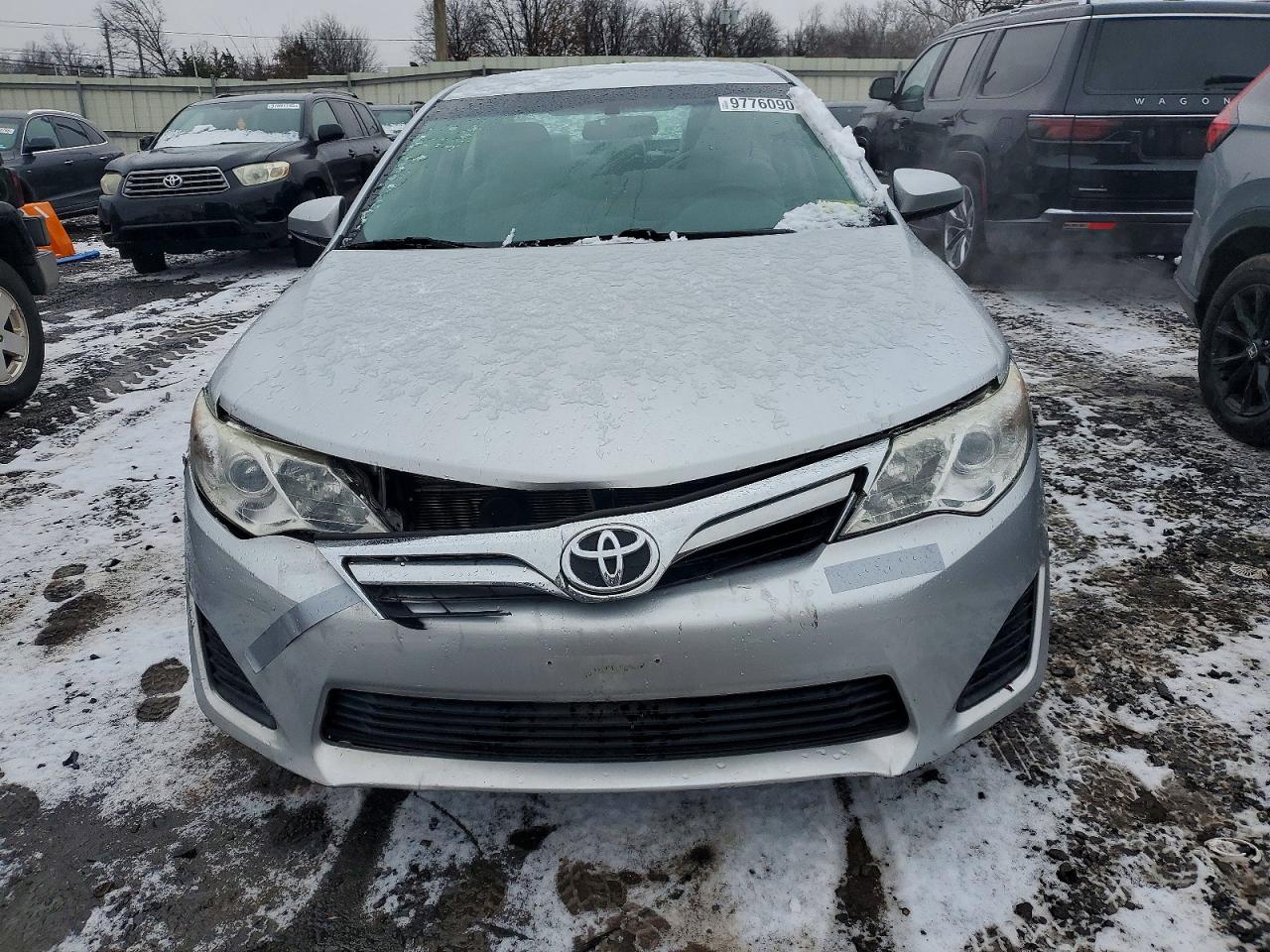 2014 TOYOTA CAMRY photo 5