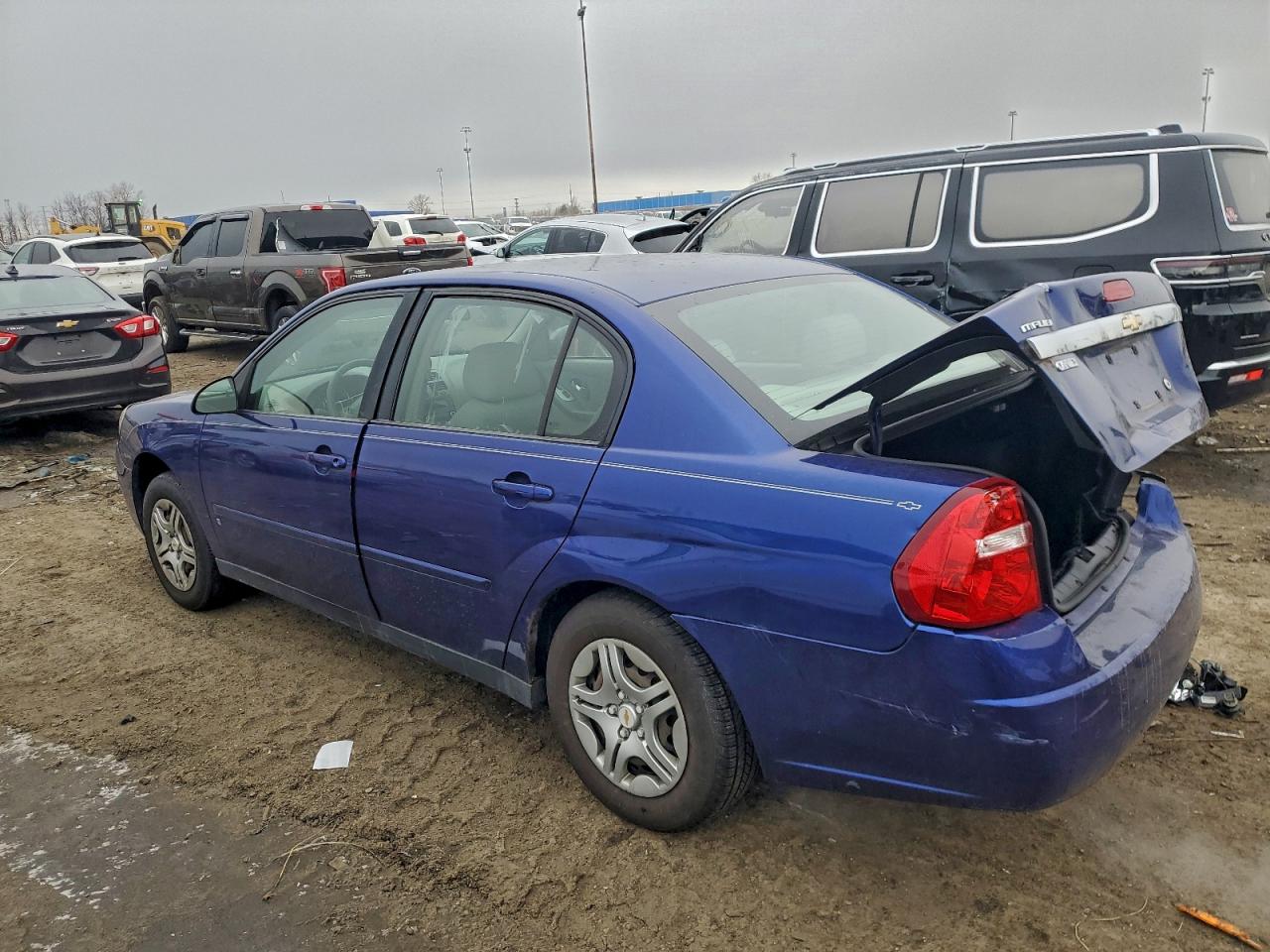 2007 CHEVROLET MALIBU LS photo 2