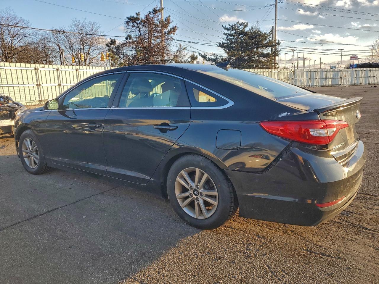 2016 HYUNDAI SONATA SE photo 2