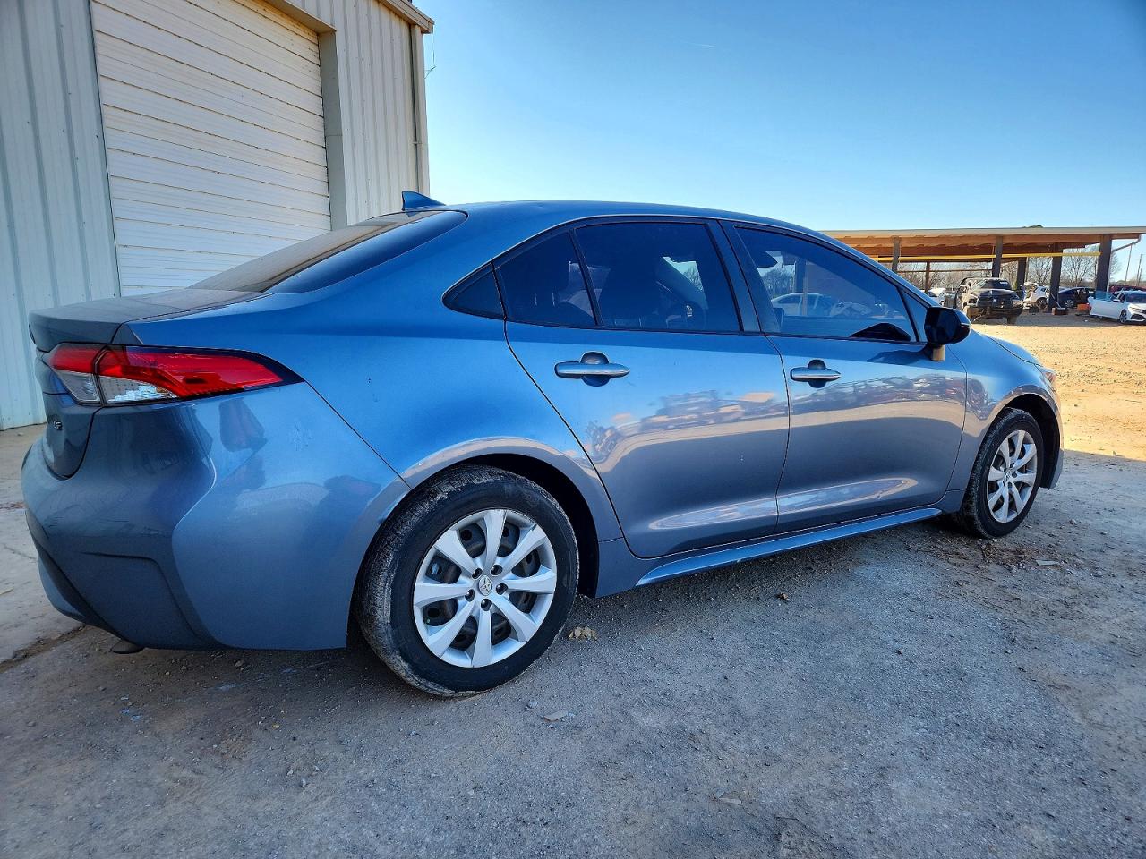2021 TOYOTA COROLLA LE photo 3