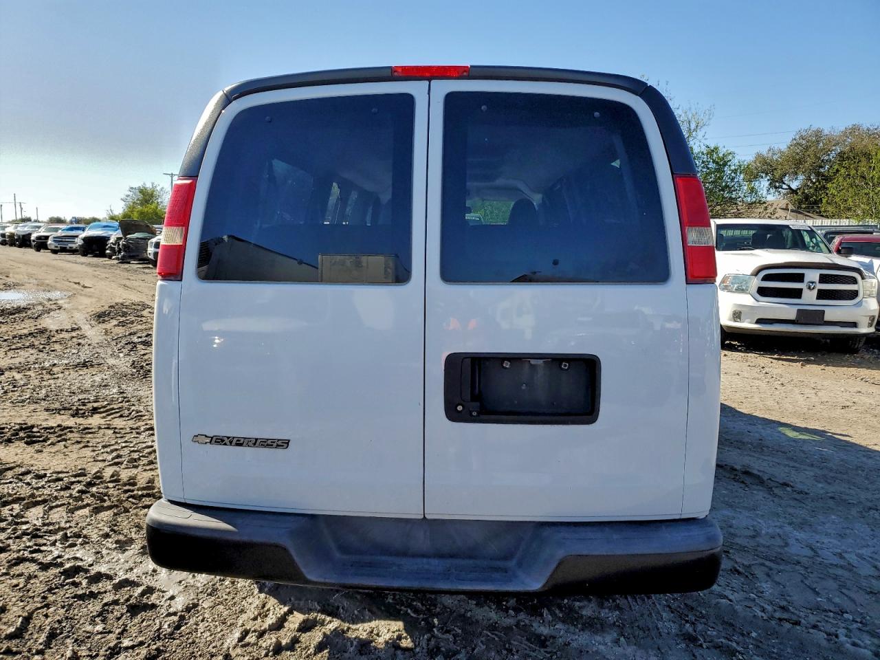 2017 CHEVROLET EXPRESS G3500 LS photo 6