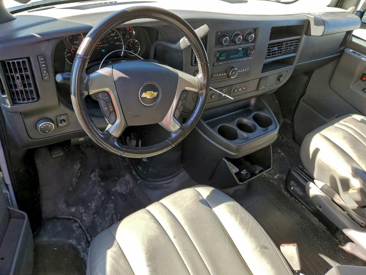 2017 CHEVROLET EXPRESS G3500 LS photo 8