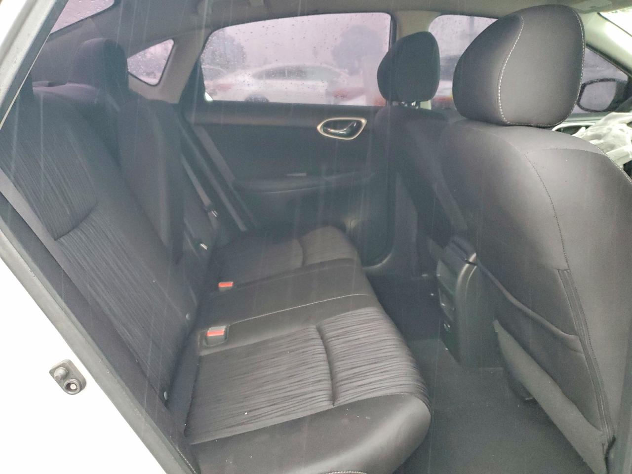 2019 NISSAN SENTRA S photo 10
