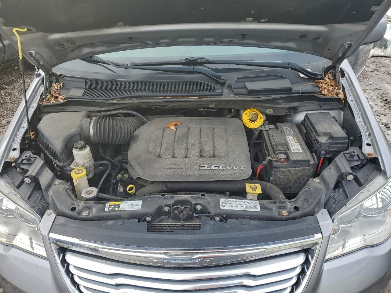 2015 CHRYSLER TOWN & COUNTRY TOURING photo 12