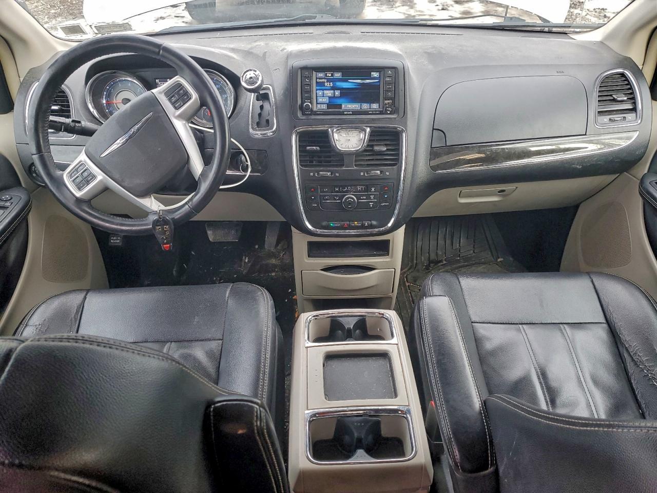 2015 CHRYSLER TOWN & COUNTRY TOURING photo 8