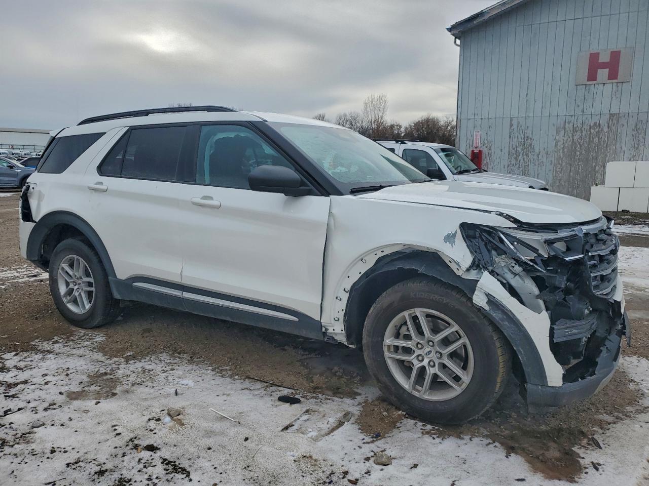 2025 FORD EXPLORER ACTIVE photo 4