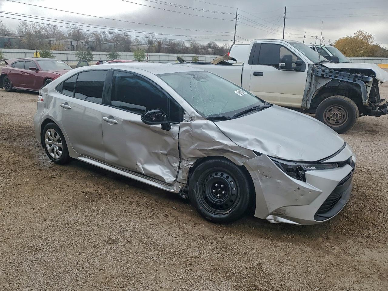 2024 TOYOTA COROLLA LE photo 4