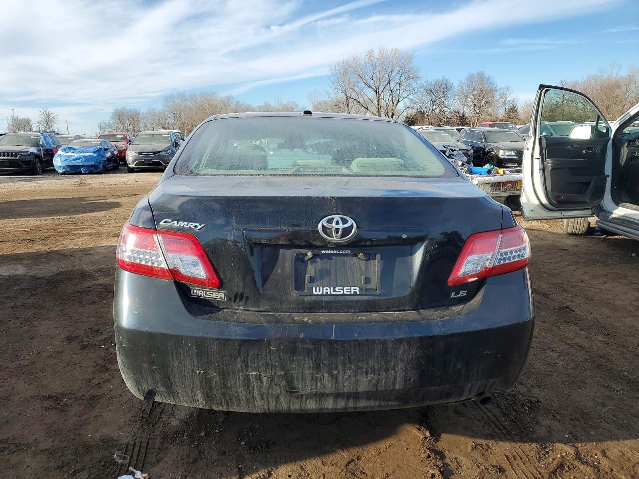 2011 TOYOTA CAMRY BASE photo 6