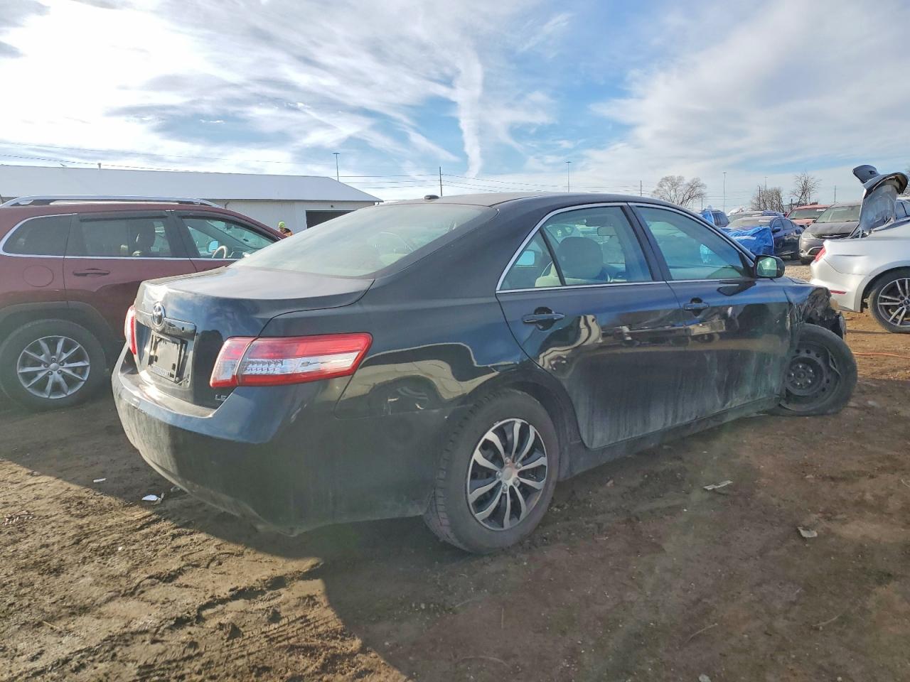 2011 TOYOTA CAMRY BASE photo 3